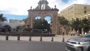Avenida Adolfo López Mateos Sur - Los Gavilanes