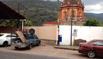 Parador de Autobuses Ahuacatlan de Guadalupe - 76310 Ahuacatlán De Guadalupe