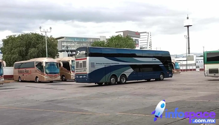 Autobuses Etn Turistar En Queretaro Mexico Videos - Santiago de Querétaro