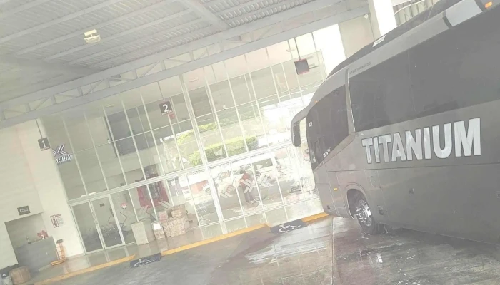 Autobuses Tla Titanium [Terminal Puebla] - Heroica Puebla De Zaragoza