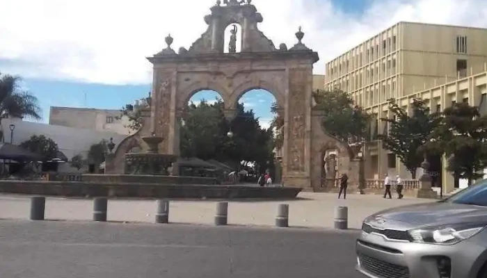 Avenida Adolfo López Mateos Sur - Los Gavilanes