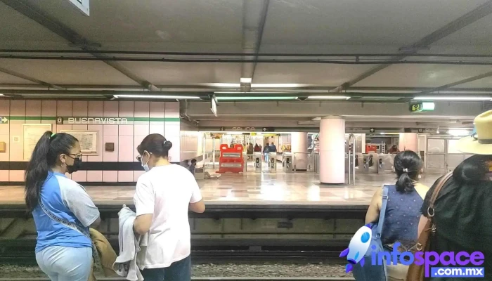 Buenavista -  Parada De Tren Subterraneo - Ciudad de México