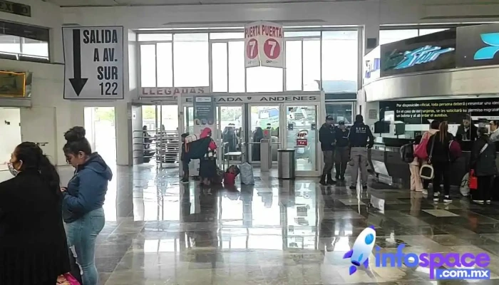 Caminante Terminal Poniente -  Videos - Álvaro Obregón, Ciudad de México