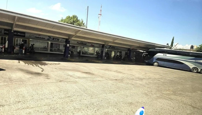 Central De Autobuses Uruapan -  Automovil - Uruapan