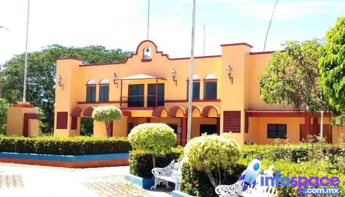 Edificio Municipal De San Miguel Tlacamama Comentarios - San Miguel Tlacamama
