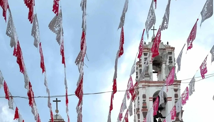 Iglesia San Lorenzo Huehuetitlan -  Donde - Santiago Tianguistenco de Galeana