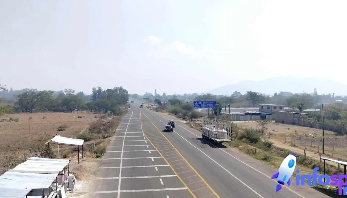 Lineas Unidas Miahuatecos   Serpevass Camion - Santa Lucía Ocotlán