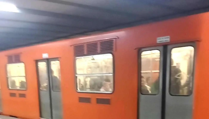 Metro Martin Carrera L6 Telefono - Gustavo A. Madero, Ciudad de México