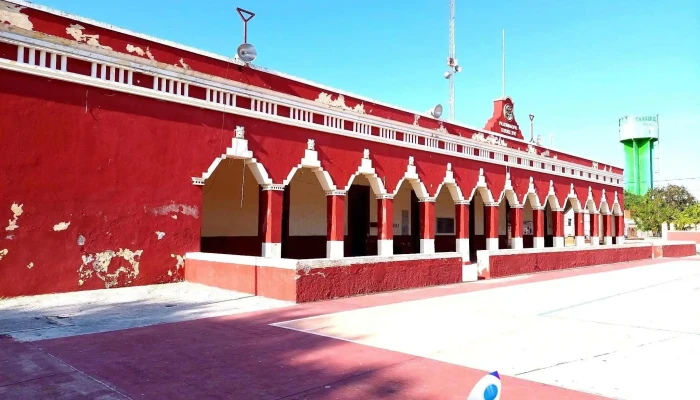 Palacio Municipal de Yaxkukul - 97348 Yaxkukul