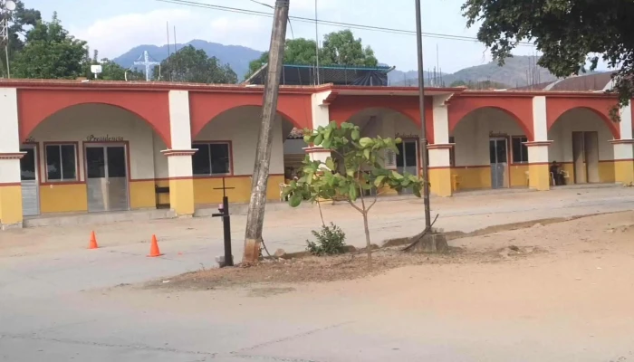 Presidencia Municipal De San Agustin Chayuco -  Fotos - San Agustín Chayuco