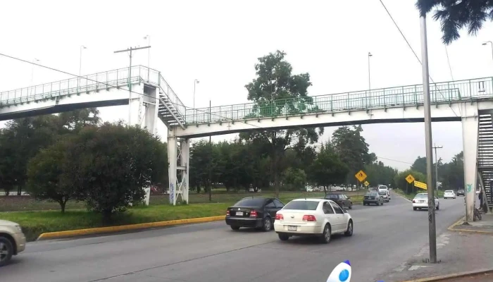 Puente Peatonal a la Altura de Nestle - Santa Ana Tlapaltitlán