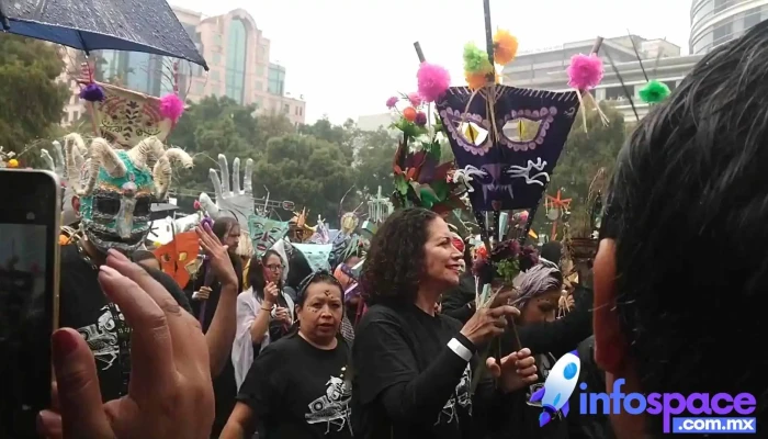 Reforma -  Insurgentes Punto Kolors Videos - Cuauhtémoc, Ciudad de México