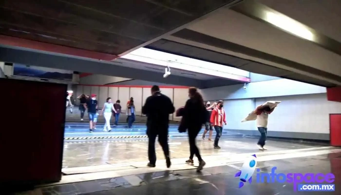 Tapo Terminal De Autobuses De Pasajeros De Oriente Lobby - Venustiano Carranza, Ciudad de México