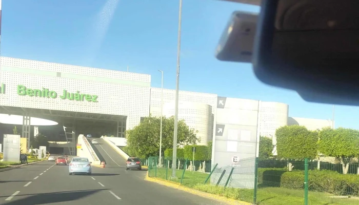 Terminal 2 -    Aeropuerto Telefono - Ciudad de México