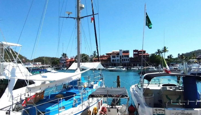 Terminal Marina -  Abierto Ahora - Crucecita