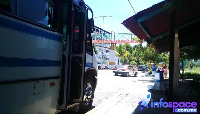 Transportes Delfines Pto Escondido -  Barcelona Bus Turistic - Puerto Escondido