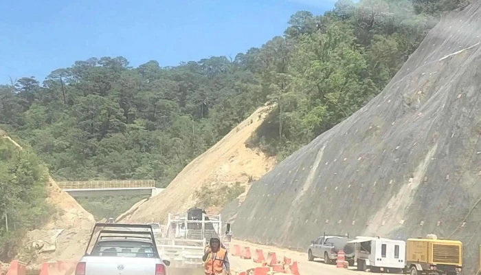 Tunel San Sebastian Coatlan Km 51726 Long 168 M Zona - Oaxaca